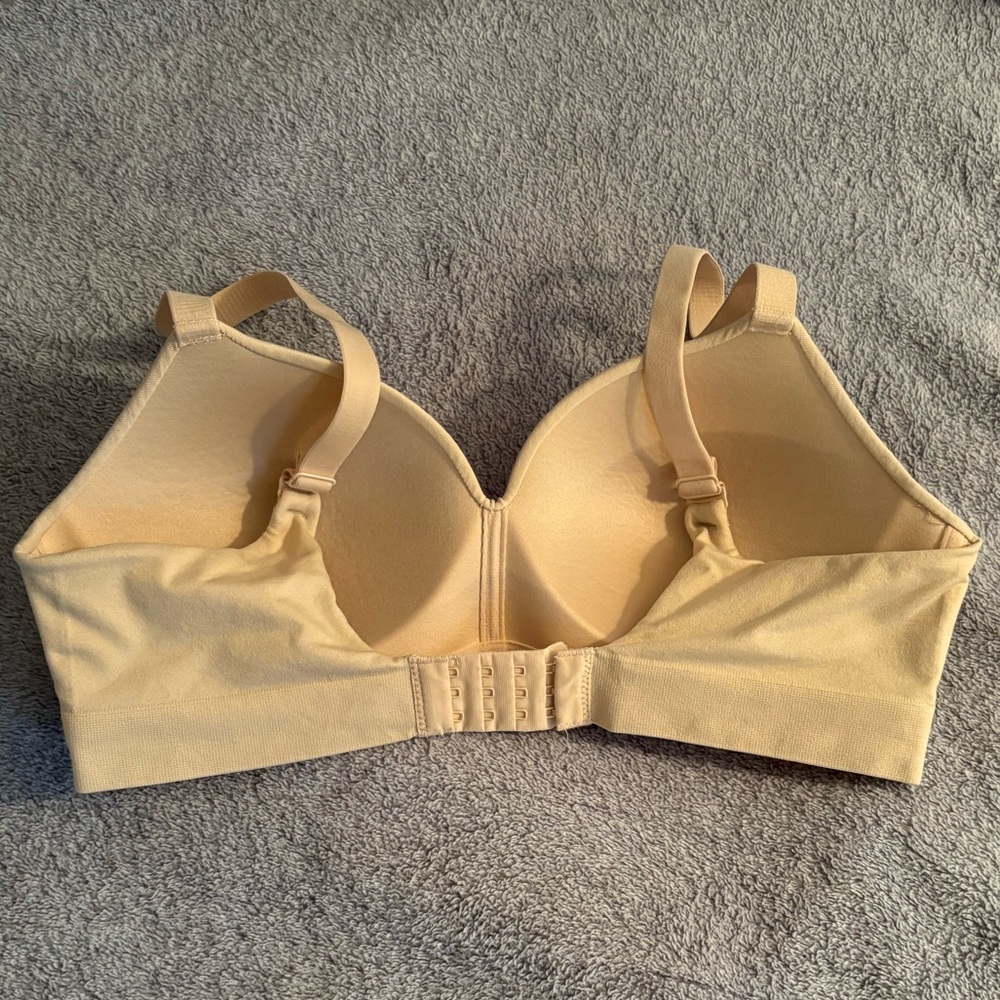 Truekind Seamless Bra Medium Nude/Tan No Underwire Lightly Padded - Picture 4 of 7